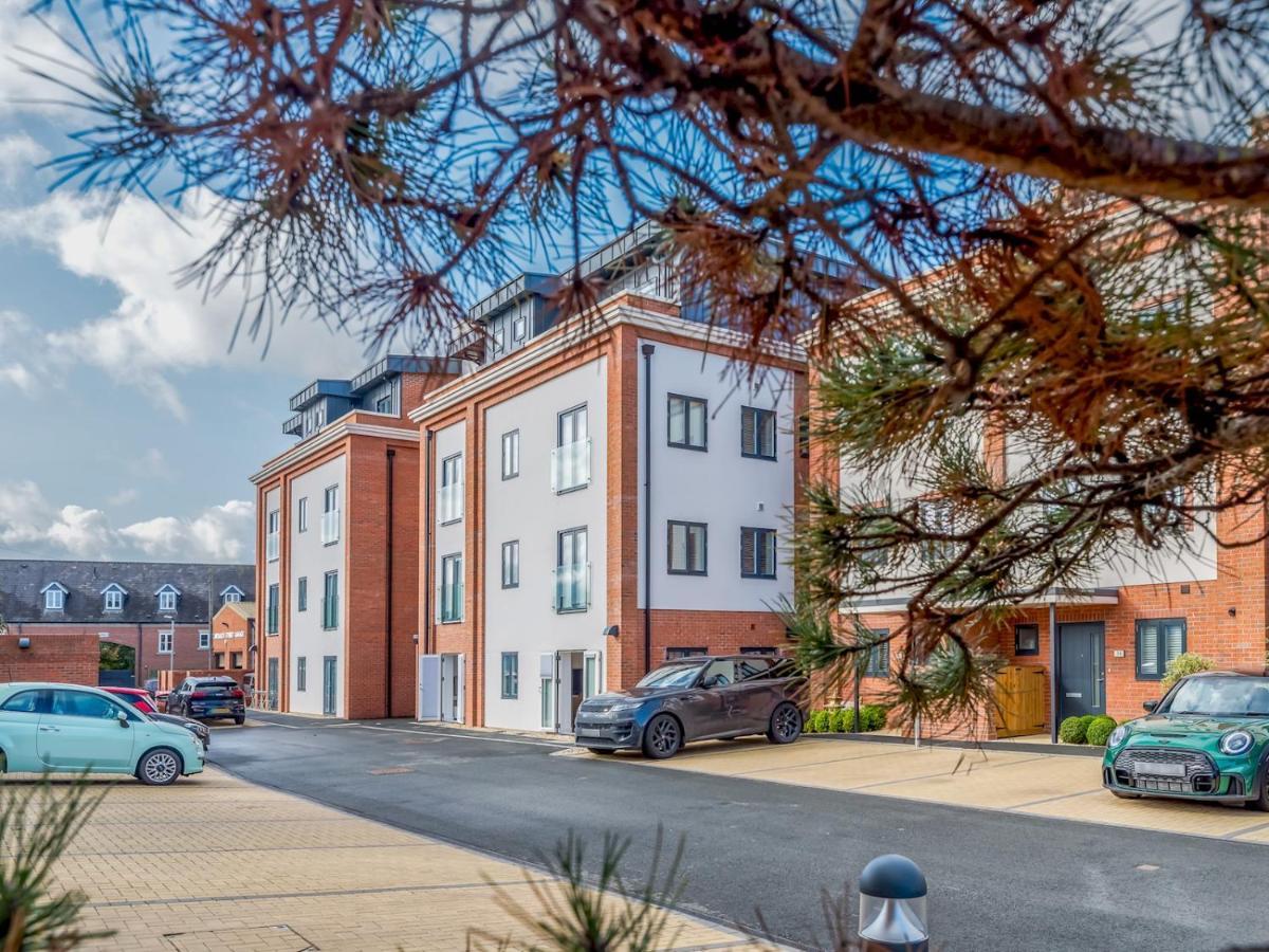 Pass The Keys 1 Bed Albury Contemporary Apartment With Secure Parking シュルーズベリー エクステリア 写真