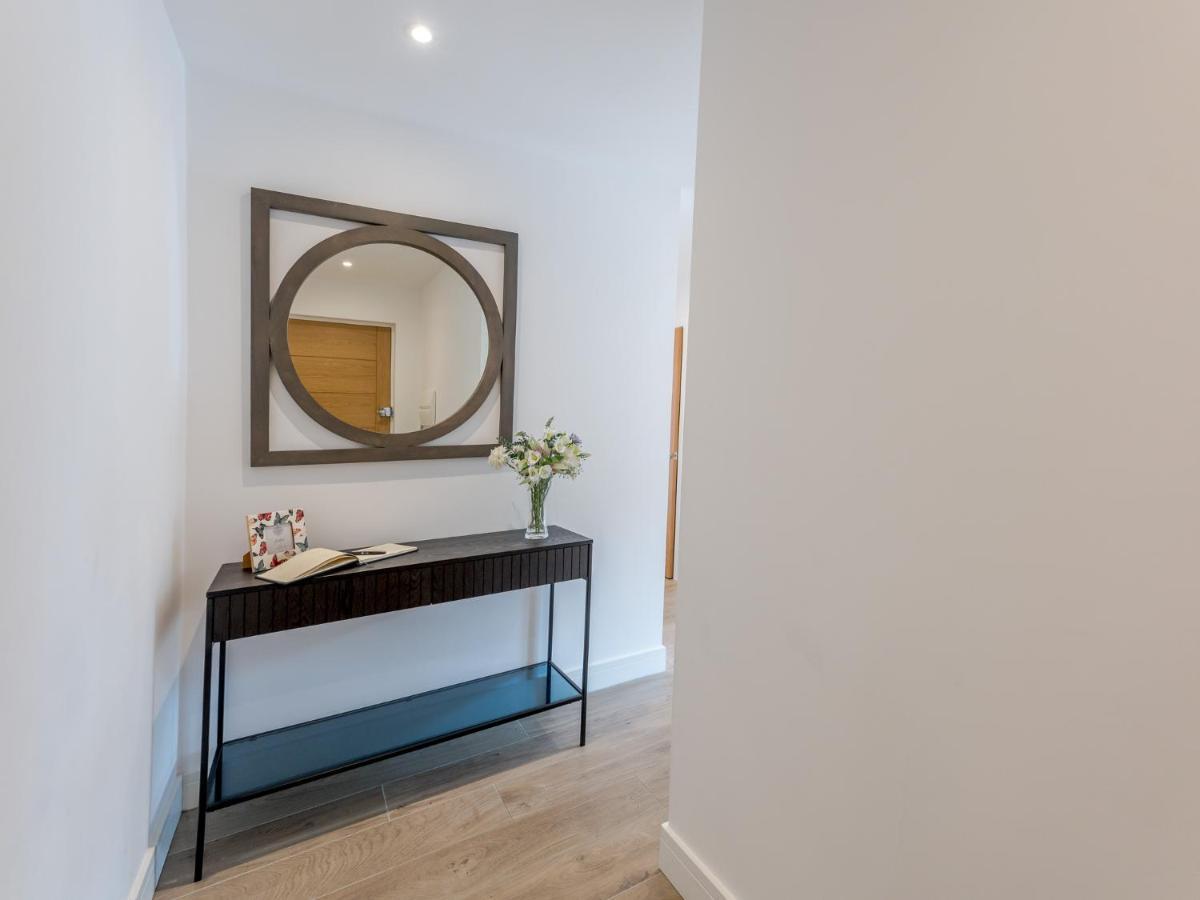 Pass The Keys 1 Bed Albury Contemporary Apartment With Secure Parking シュルーズベリー エクステリア 写真